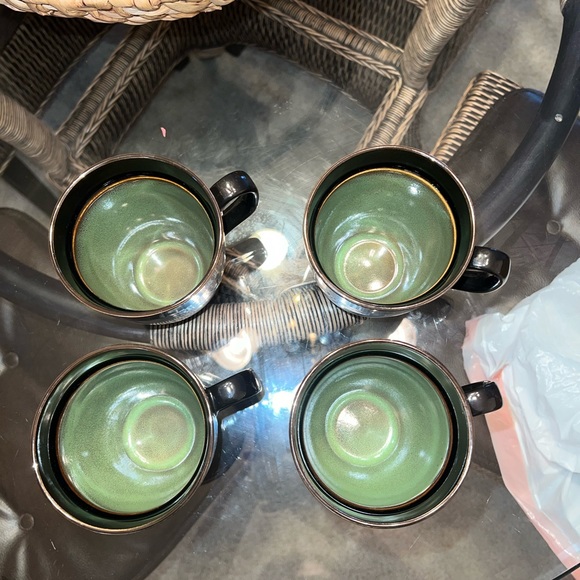 Black and green mugs - Picture 3 of 3